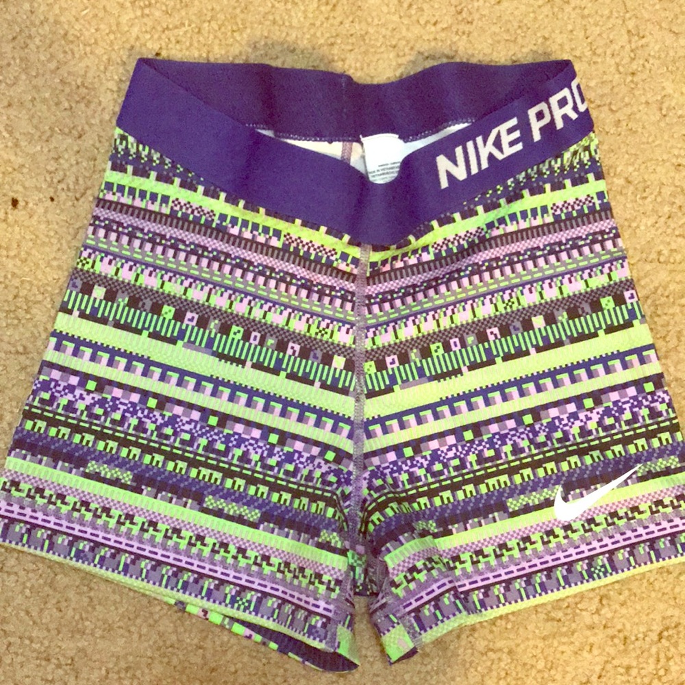 NWOT Nike Pros